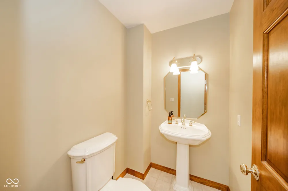 2405 Wicklow Drive Muncie, IN 47304