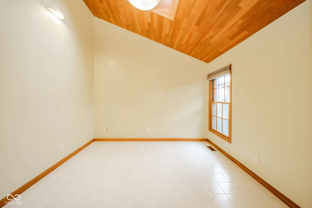 2405 Wicklow Drive Muncie, IN 47304