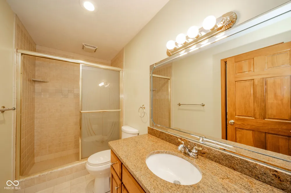 2405 Wicklow Drive Muncie, IN 47304