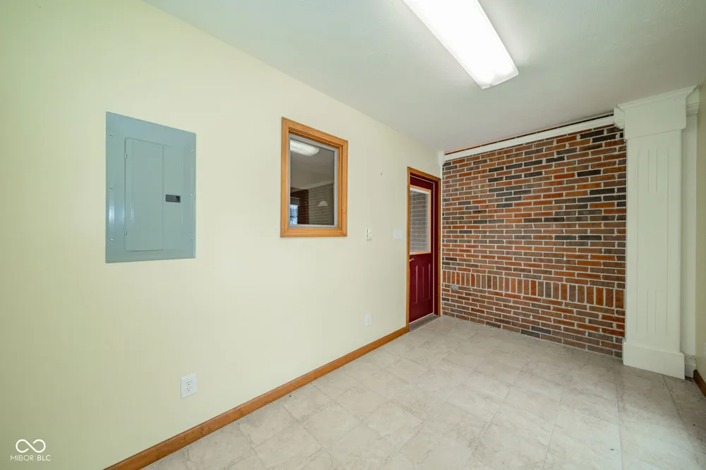 2405 Wicklow Drive Muncie, IN 47304