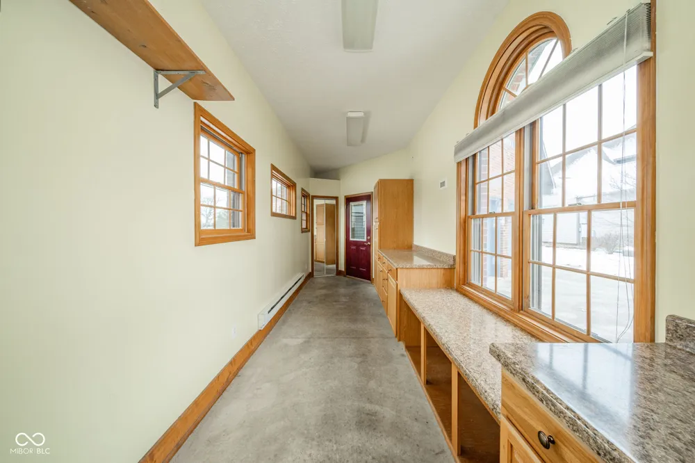 2405 Wicklow Drive Muncie, IN 47304