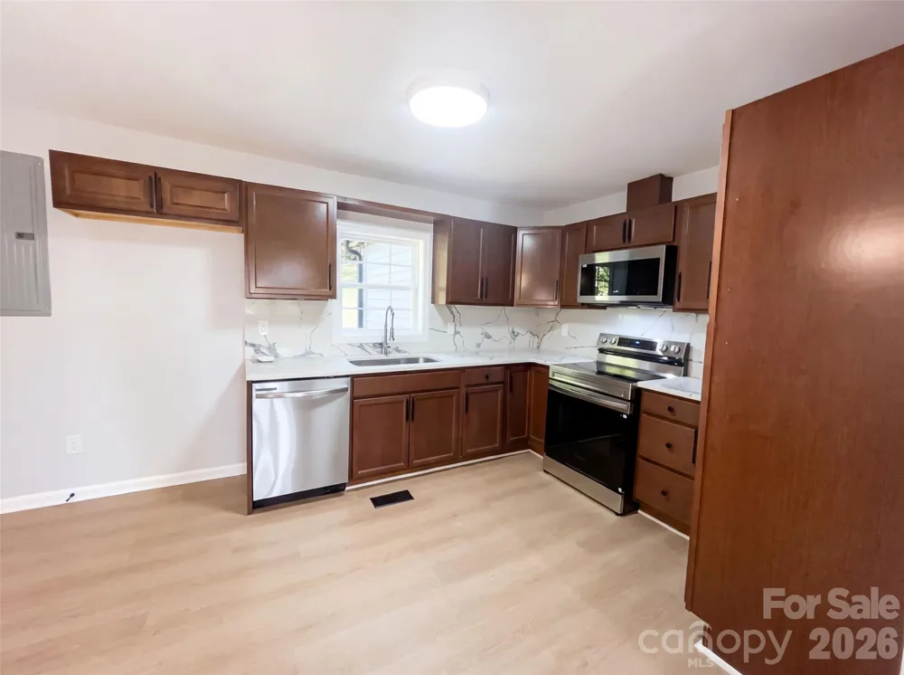 915 Kenham Place Lenoir, NC 28645