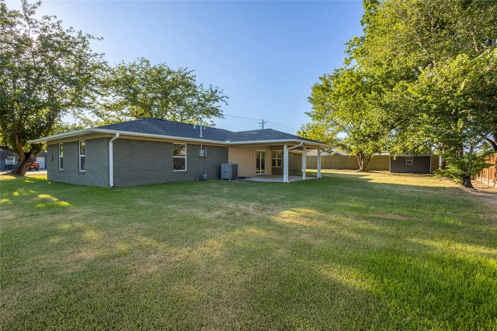 128 Osborn Street Alba, TX 75410