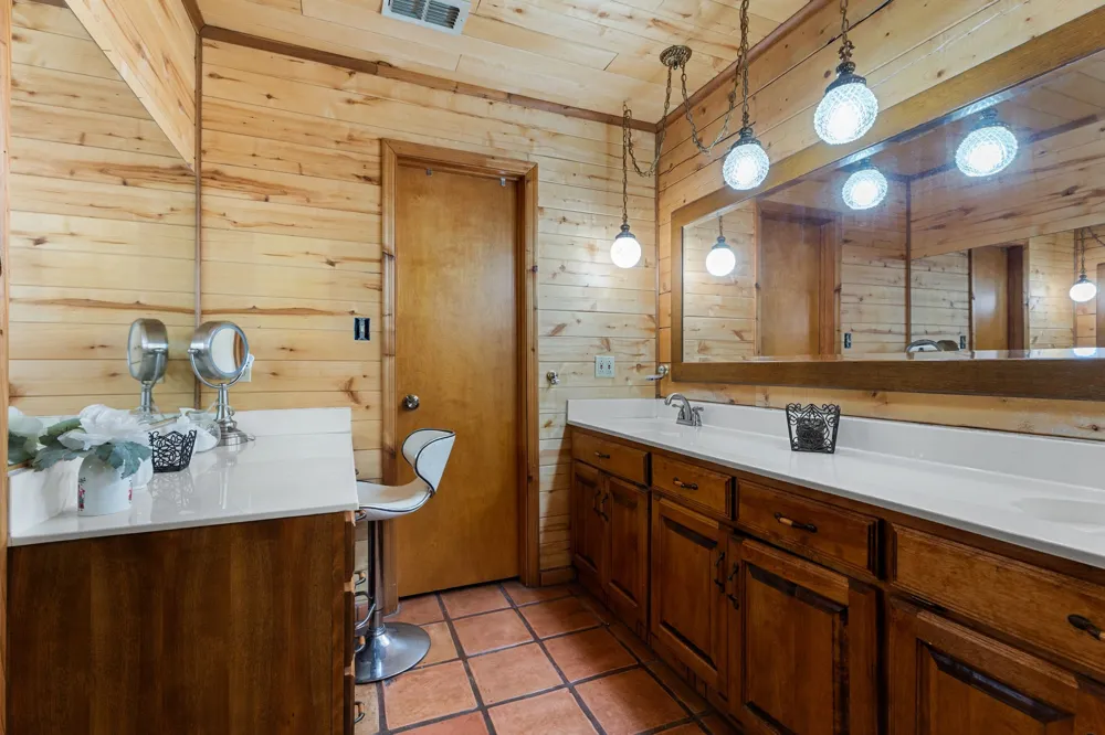 1081 County Road 3875 Mineola, TX 75773