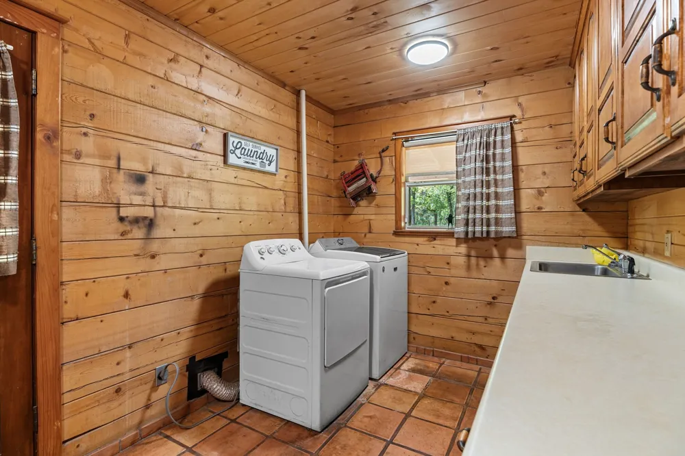 1081 County Road 3875 Mineola, TX 75773