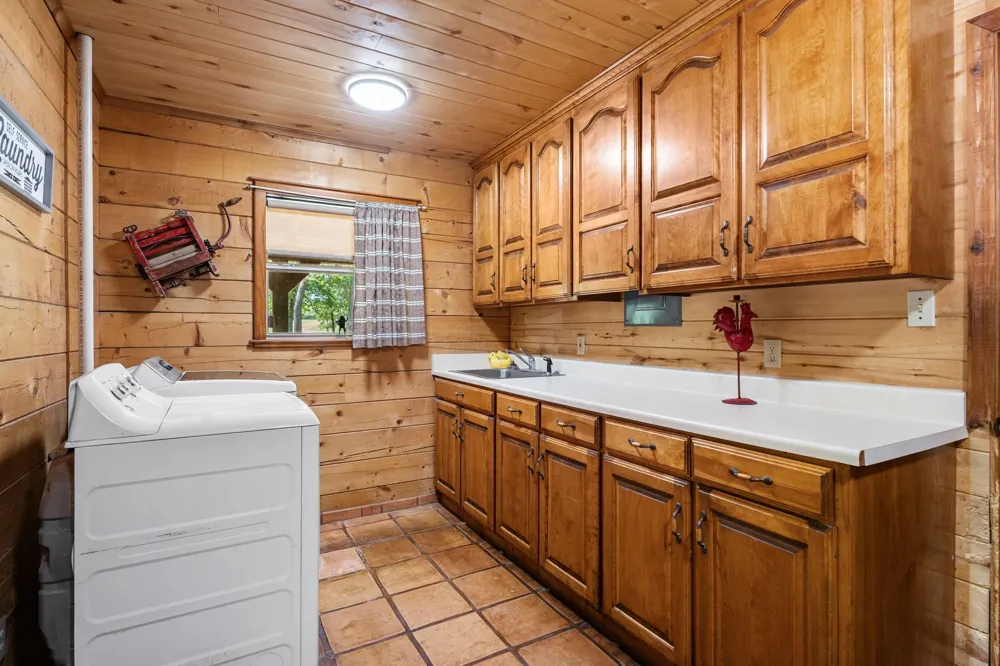 1081 County Road 3875 Mineola, TX 75773