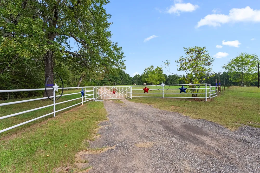 1081 County Road 3875 Mineola, TX 75773