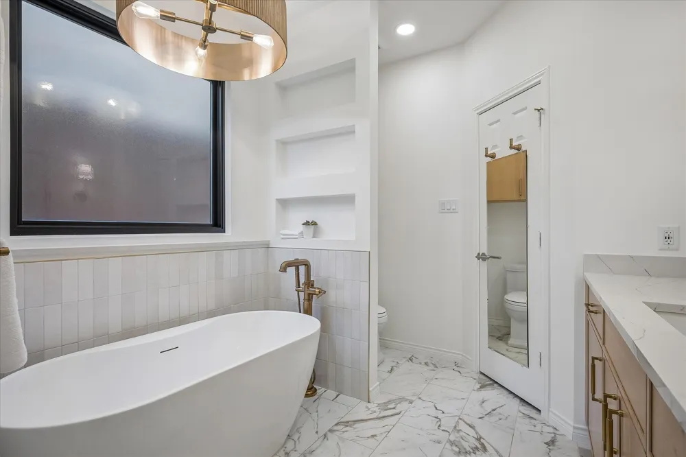 2702 Lawtherwood Court Dallas, TX 75214