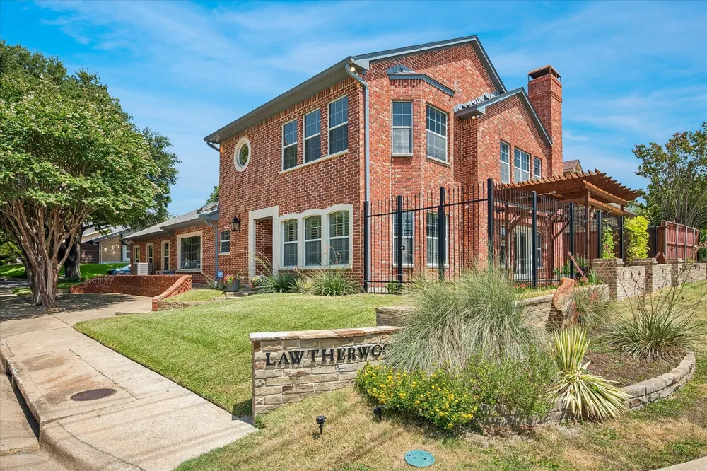 2702 Lawtherwood Court Dallas, TX 75214