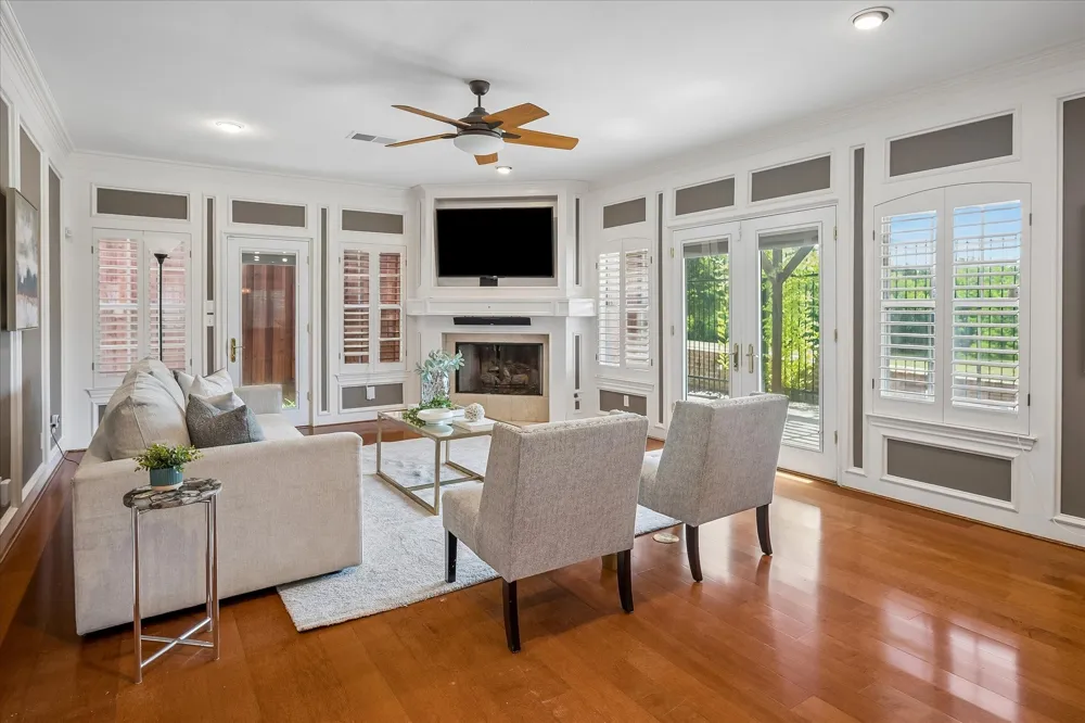 2702 Lawtherwood Court Dallas, TX 75214