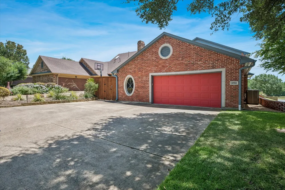 2702 Lawtherwood Court Dallas, TX 75214