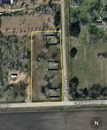 9002 Grunwald Road Beasley, TX 77417