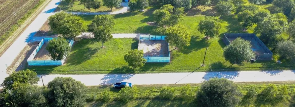 9002 Grunwald Road Beasley, TX 77417