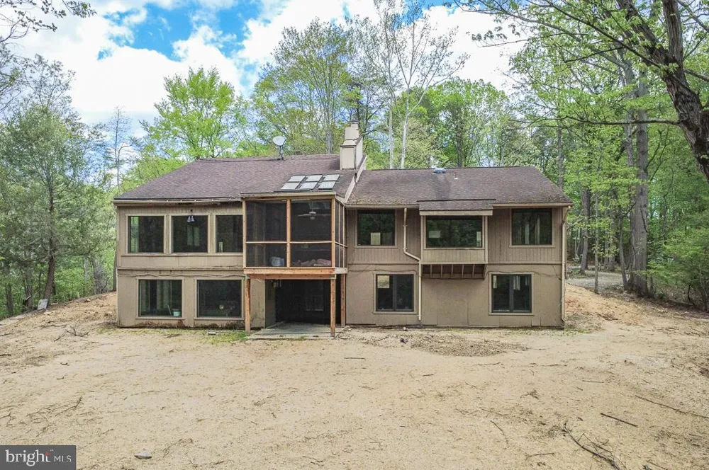 7322 LACKAWANNA DRIVE Springfield, VA 22150