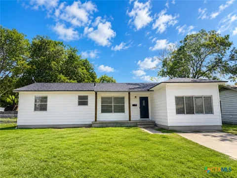 1100 Estes Drive