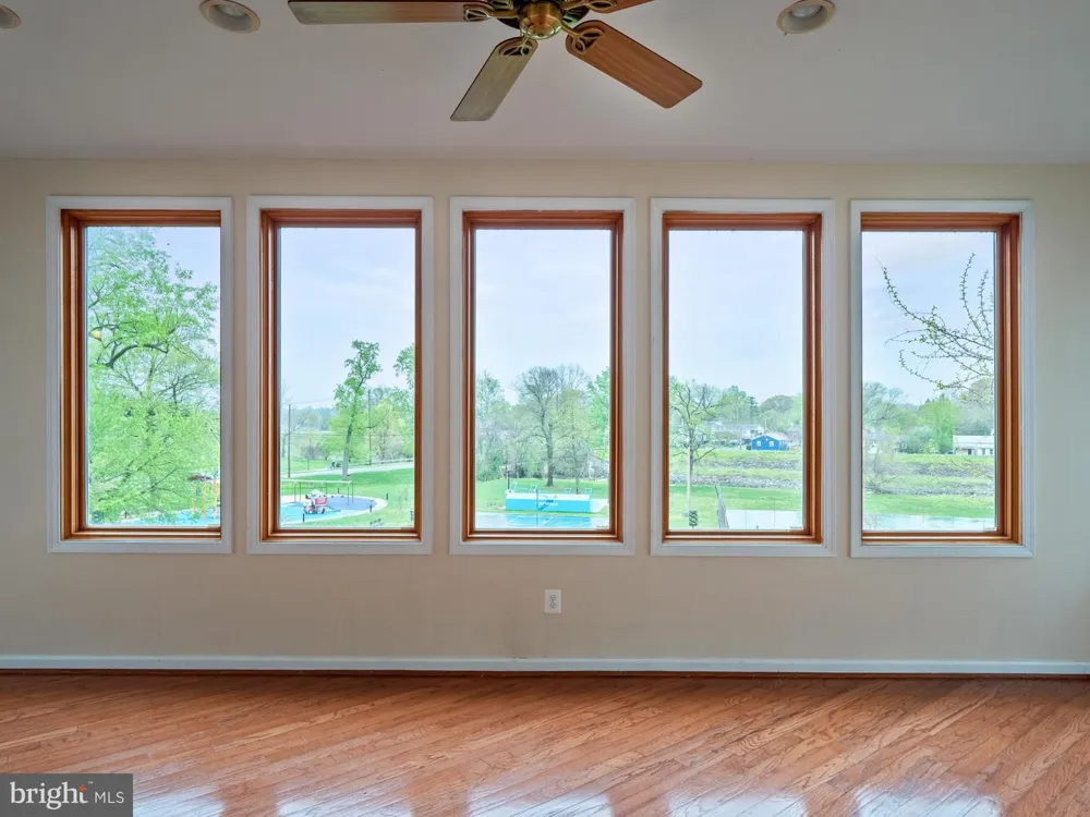 4907 37TH PLACE Hyattsville, MD 20782