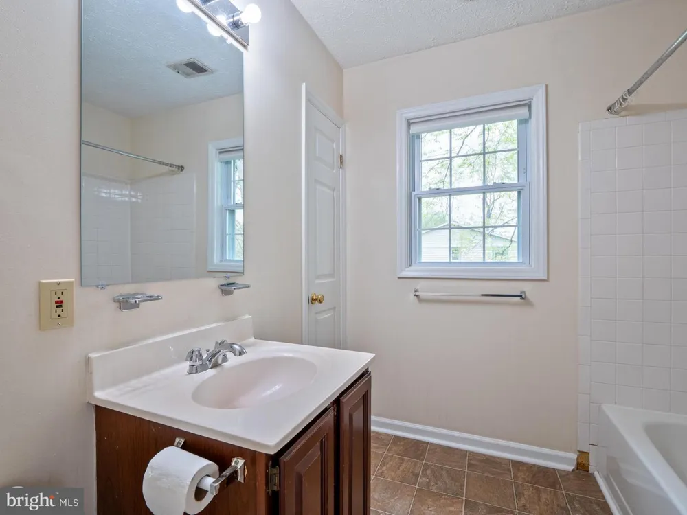 4907 37TH PLACE Hyattsville, MD 20782