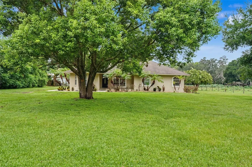 4618 REOLA ROAD Dover, FL 33527
