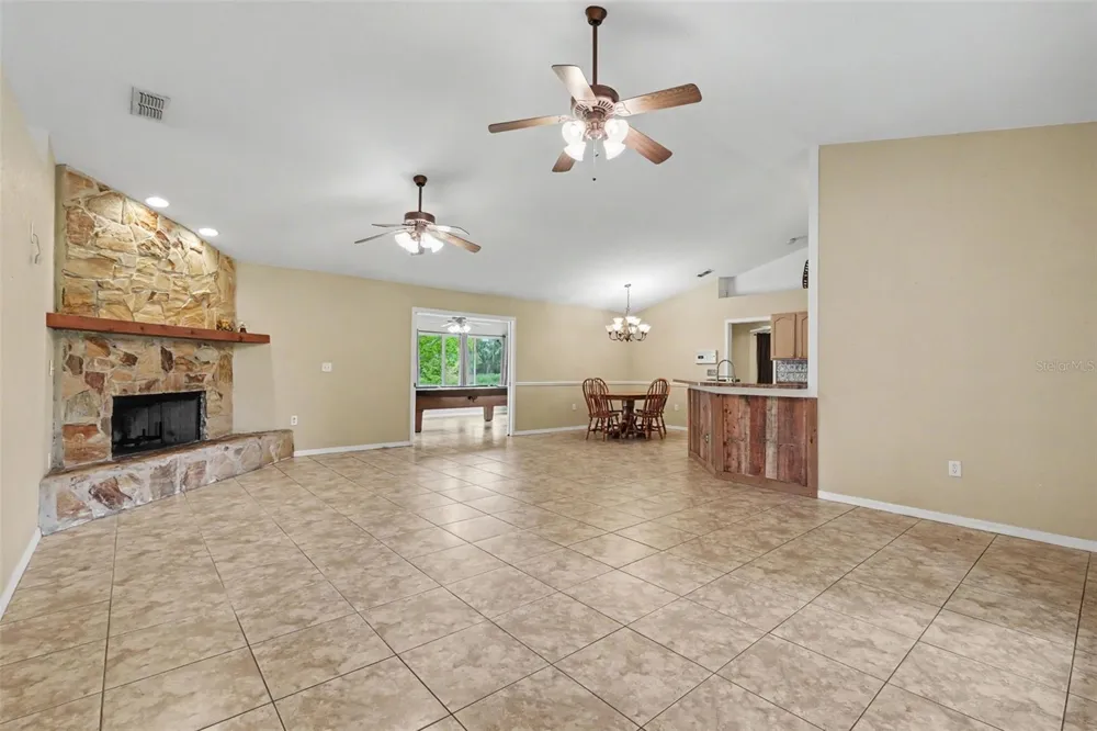 4618 REOLA ROAD Dover, FL 33527