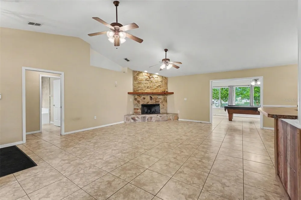 4618 REOLA ROAD Dover, FL 33527