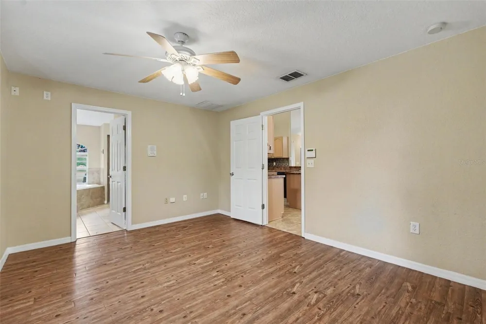 4618 REOLA ROAD Dover, FL 33527