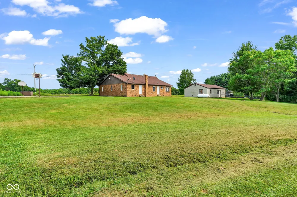 10264 S 1200 E Brazil, IN 47834