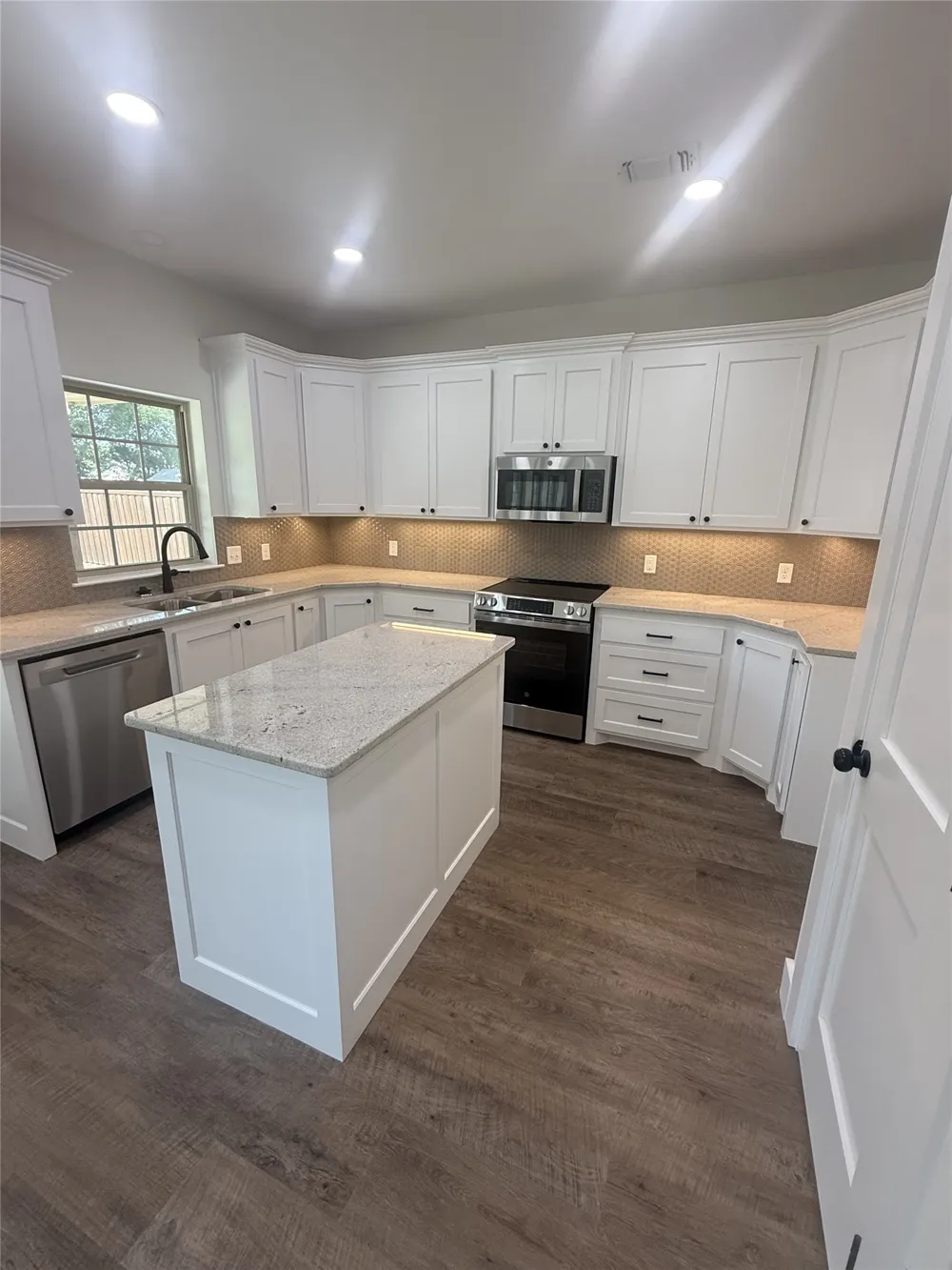 204 Ella Street Whitesboro, TX 76273