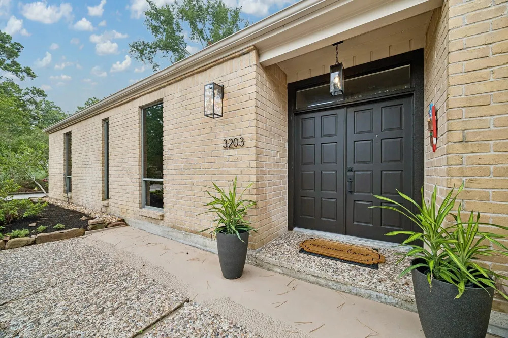3203 Deep River Court Kingwood, TX 77339