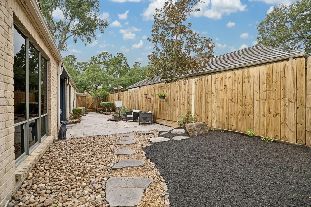3203 Deep River Court Kingwood, TX 77339