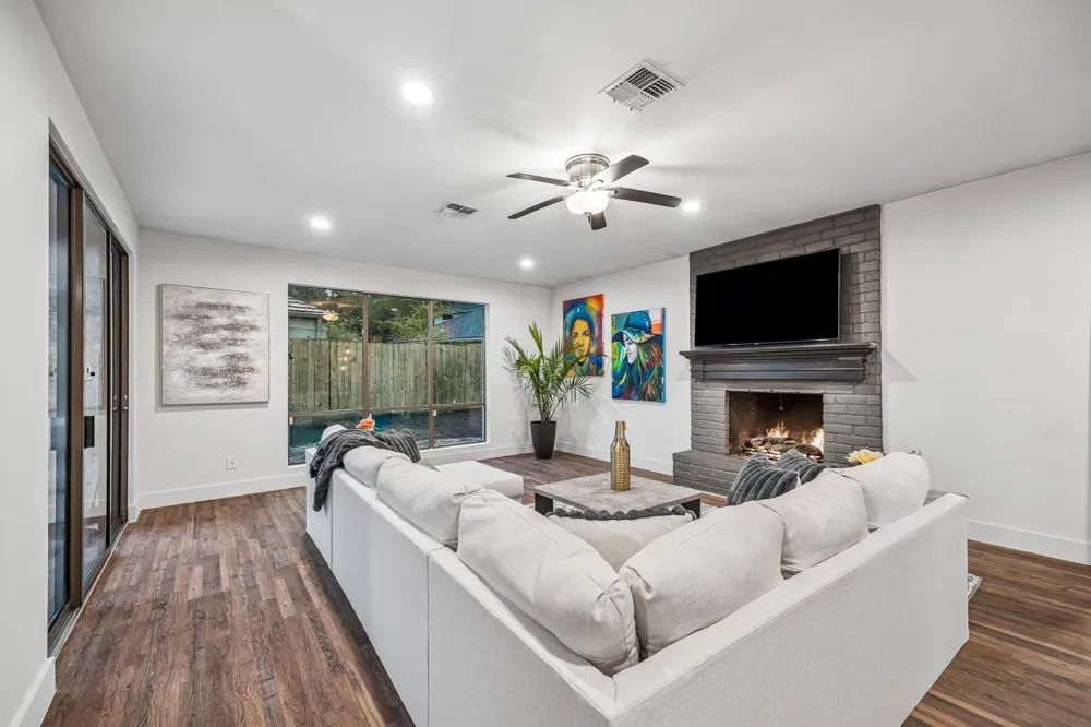 3203 Deep River Court Kingwood, TX 77339