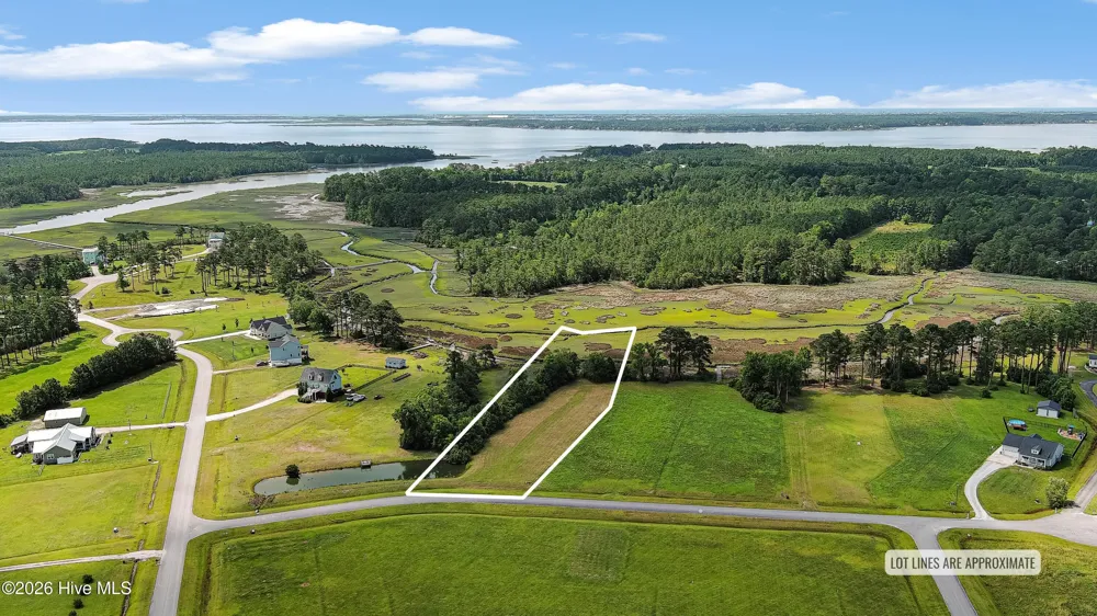 303 Orchard Circle Newport, NC 28570