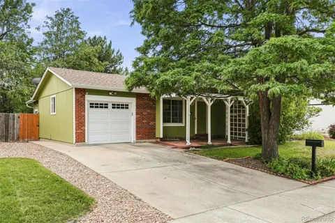8530 W 88th Place