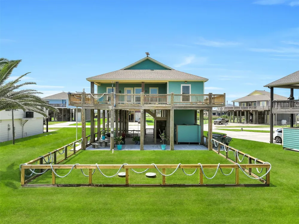 2418 Sand Crab Port Bolivar, TX 77650