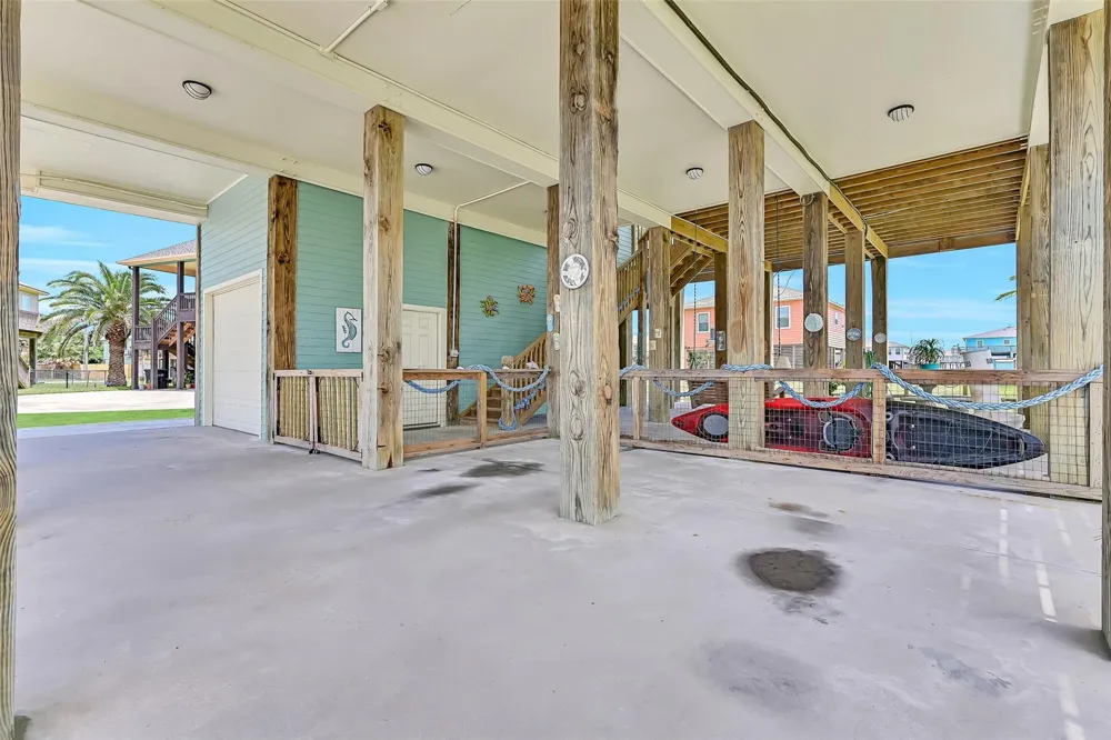 2418 Sand Crab Port Bolivar, TX 77650