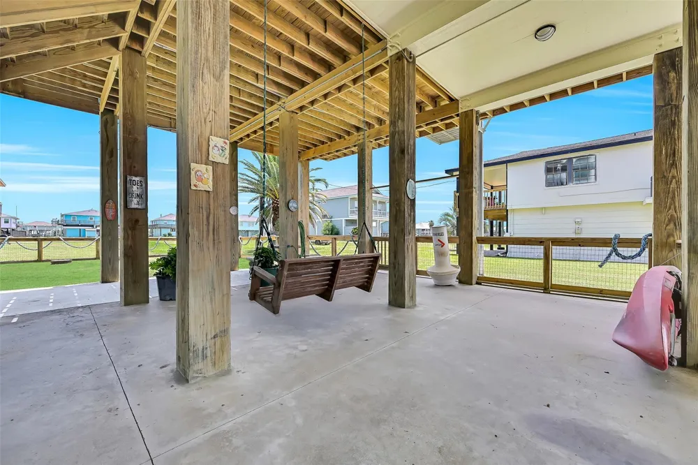 2418 Sand Crab Port Bolivar, TX 77650