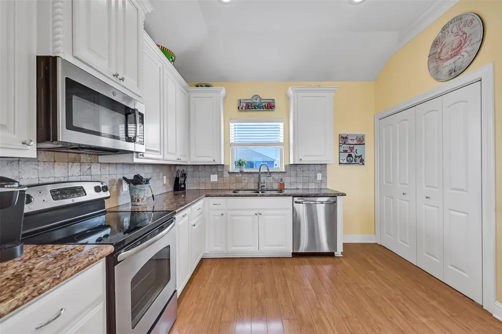 2418 Sand Crab Port Bolivar, TX 77650