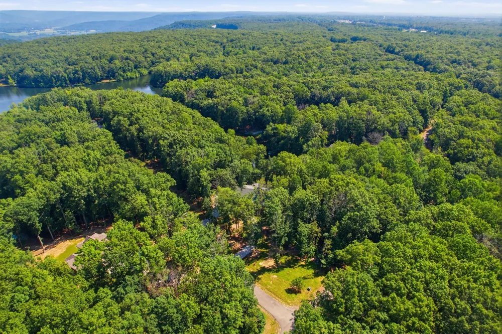 40 Trussell Creek Trl Monteagle, TN 37356