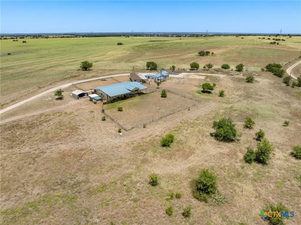 2124 Hackberry Road Holland, TX 76534