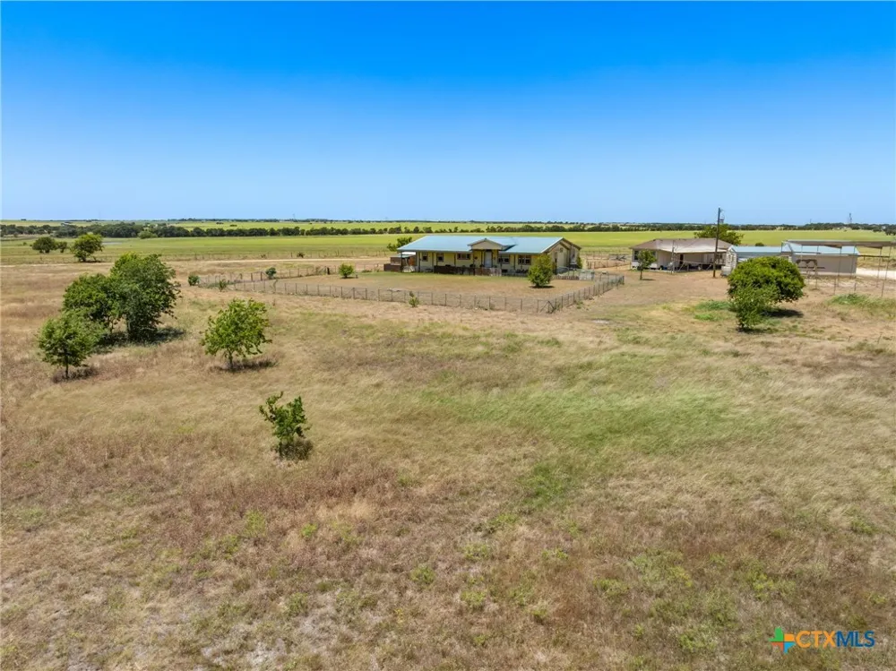 2124 Hackberry Road Holland, TX 76534