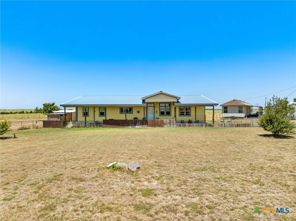 2124 Hackberry Road Holland, TX 76534