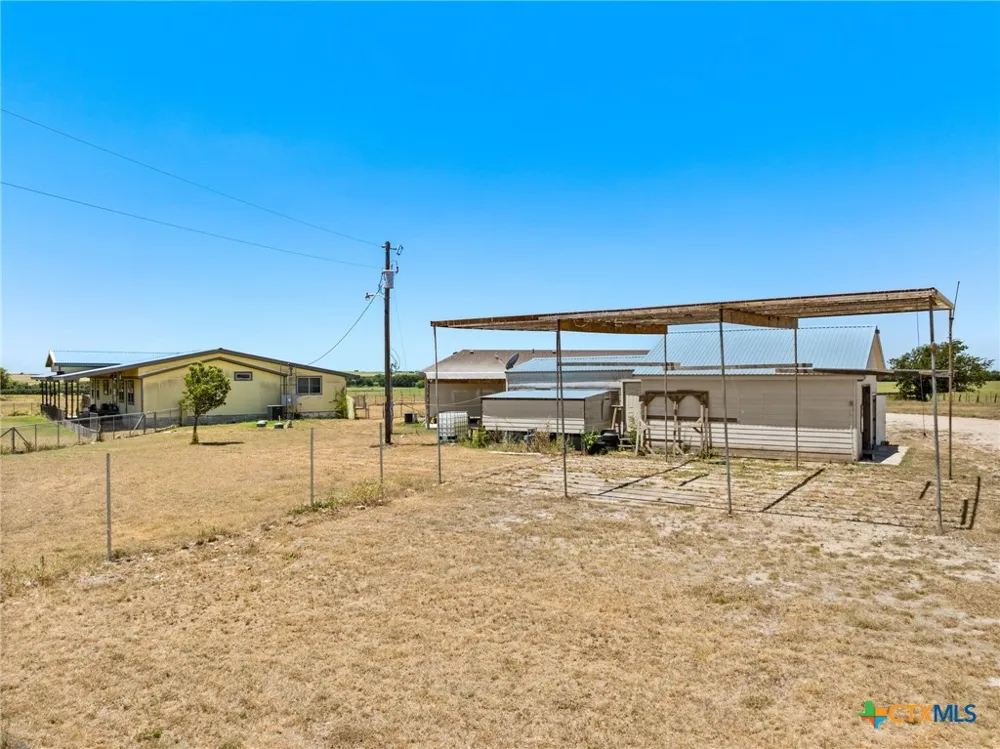 2124 Hackberry Road Holland, TX 76534