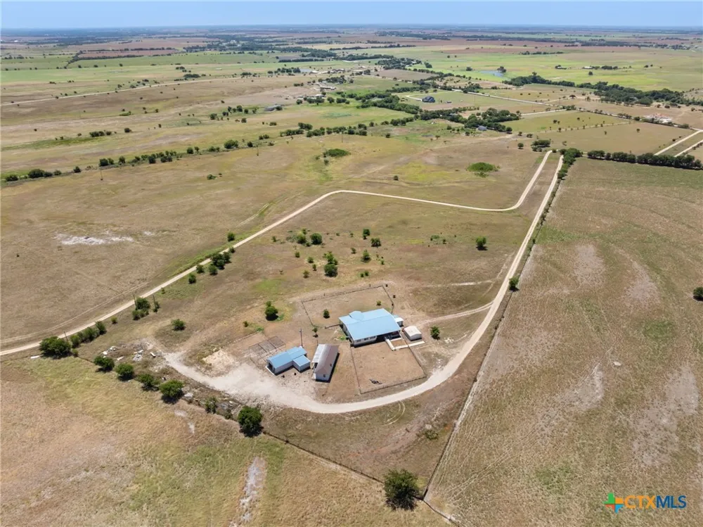2124 Hackberry Road Holland, TX 76534