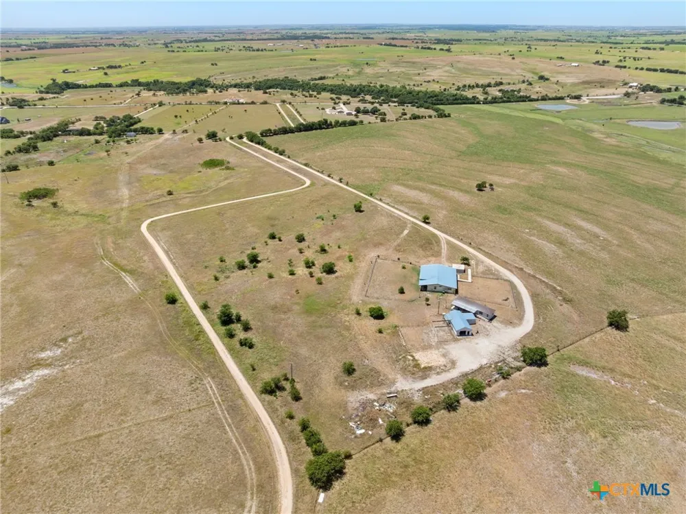 2124 Hackberry Road Holland, TX 76534