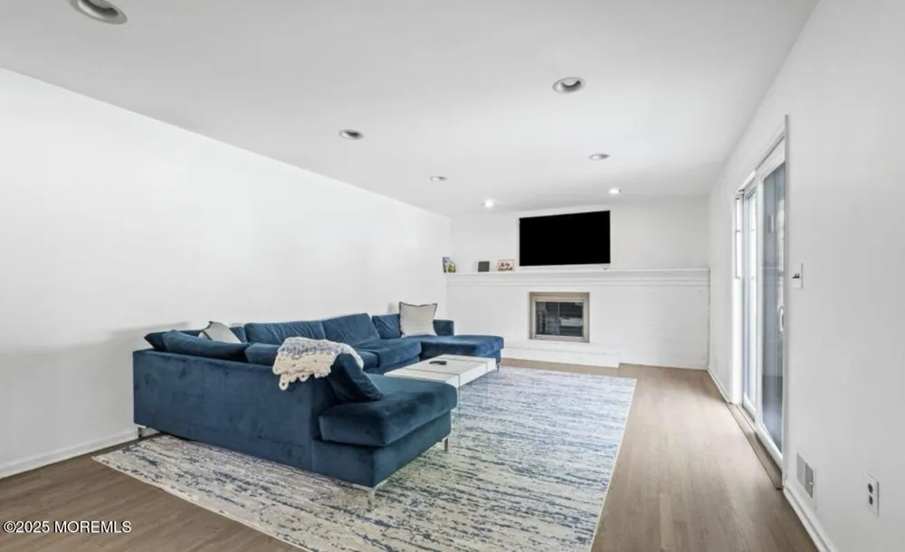16 Bridle Drive West Long Branch, NJ 07764