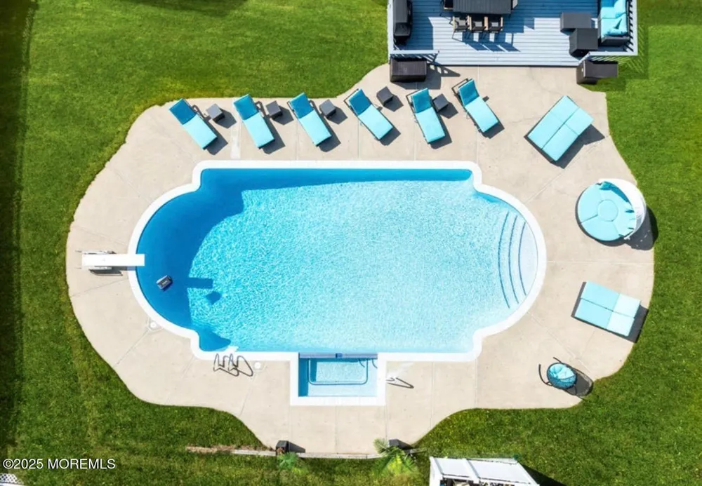 16 Bridle Drive West Long Branch, NJ 07764