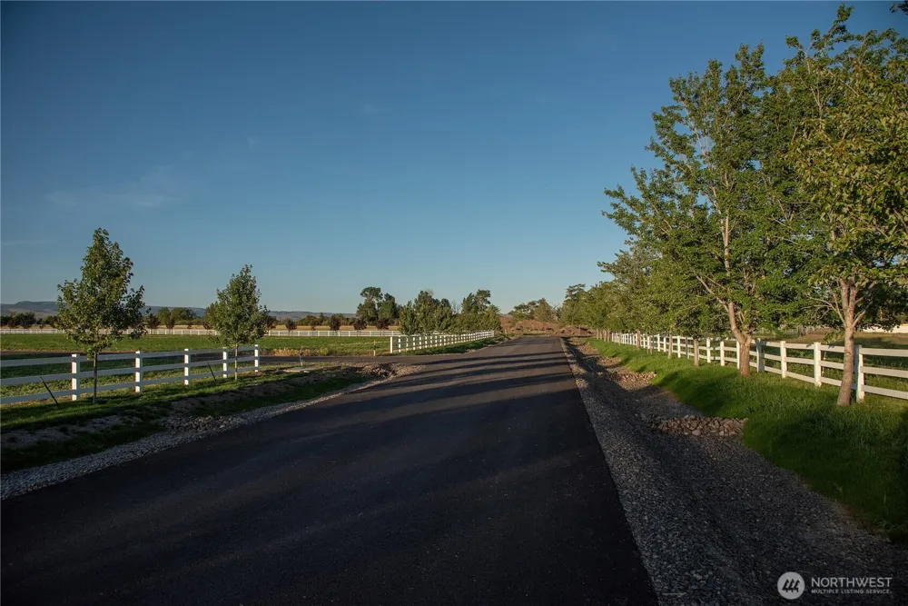 4 B Look Road Ellensburg, WA 98926