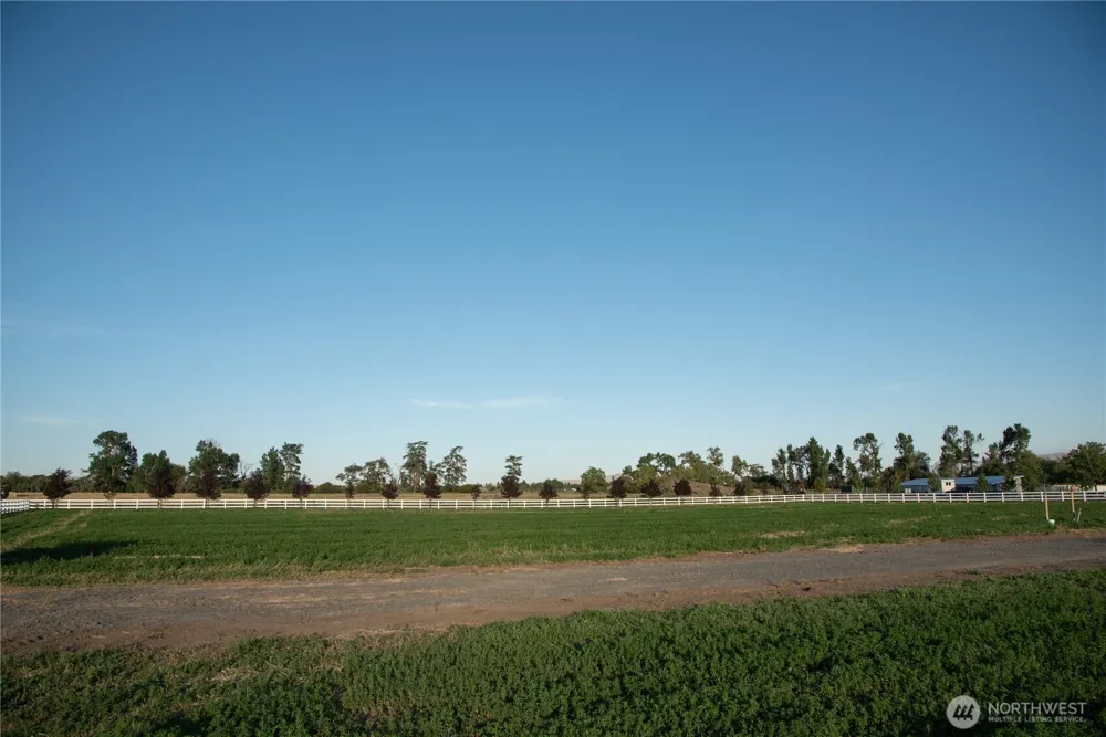 4 B Look Road Ellensburg, WA 98926
