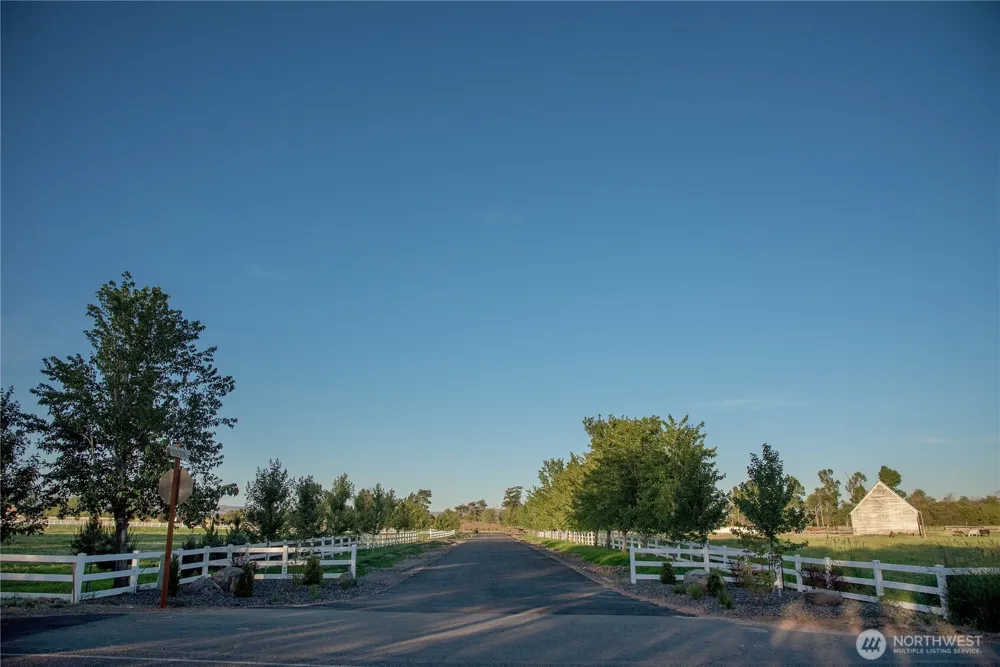 4 B Look Road Ellensburg, WA 98926