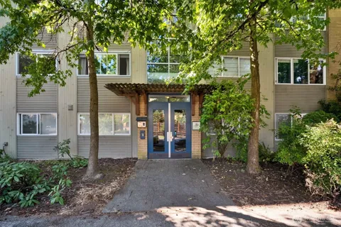 2111 E John Street #204