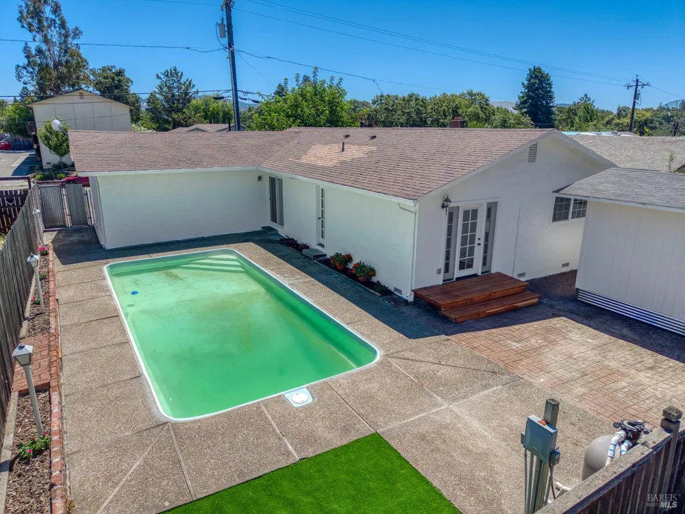 498 Mill Street Willits, CA 95490